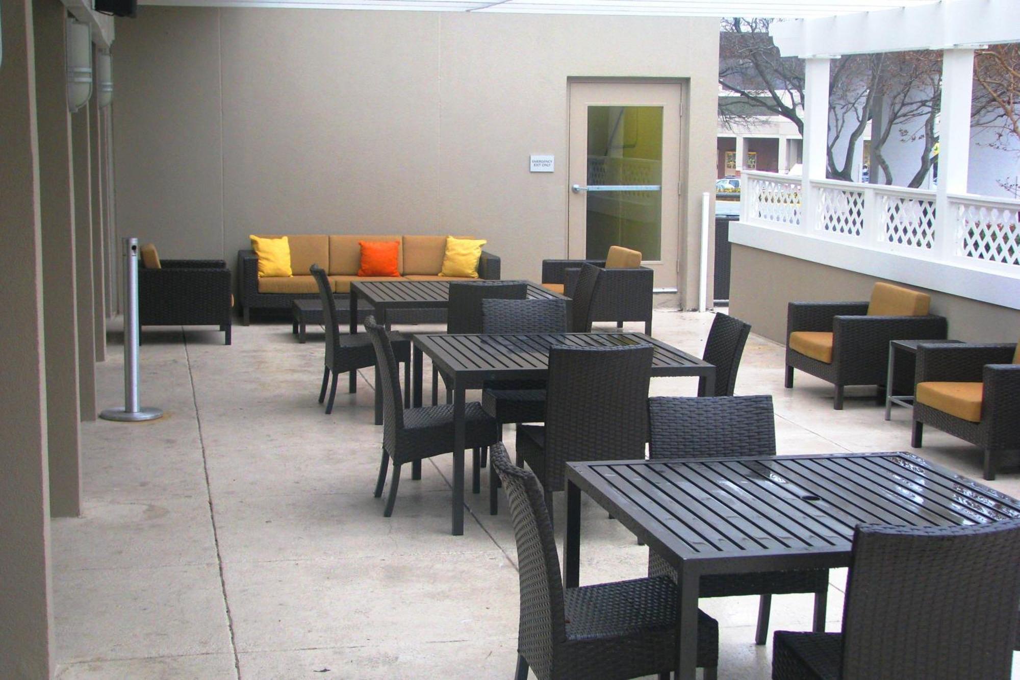 Courtyard By Marriott Alexandria Pentagon South Hotel Екстериор снимка